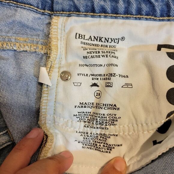 Blank NYC Denim Faithful Big Reveal Skirt Sz 28 Distressed - Picture 9 of 10
